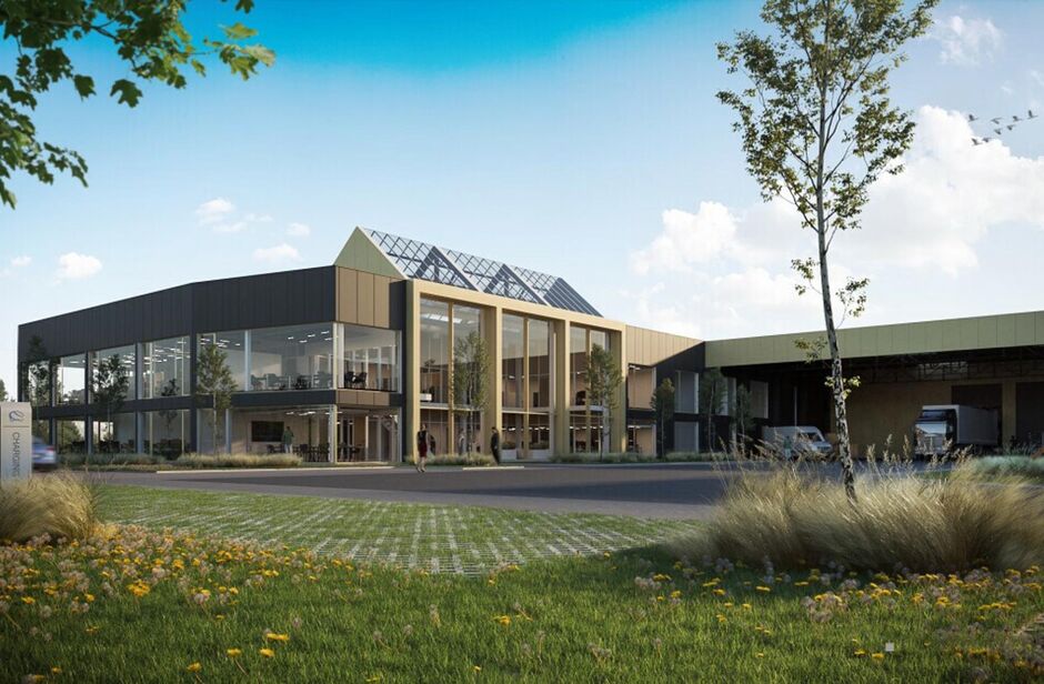 Het betreft een gerenoveerd bedrijfsgebouw gelegen op de voormalige site van drukkerij Proost, in de industriezone Everdongen te Turnhout. De site geniet een uitstekende en centrale ligging, vlakbij oprittencomplex 24 (Turnhout-Centrum) van de E34. Dit re