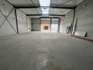 Strategisch gelegen te Heist-op-den-Berg, bieden wij nieuwbouw KMO-units aan in koop/huur
Het project omvat 4 verschillende gebouwen, waarin oppervlaktes beschikbaar zijn vanaf ca. 304 m² tot ca. 6.272 m².
Verkoopprijzen exclusief btw en aankoopkosten