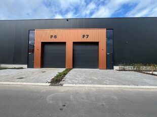 Strategisch gelegen te Heist-op-den-Berg, bieden wij nieuwbouw KMO-units aan in koop/huur
Het project omvat 4 verschillende gebouwen, waarin oppervlaktes beschikbaar zijn vanaf ca. 304 m&sup2; tot ca. 6.272 m&sup2;. 

Verkoopprijzen exclusief btw en aankoopkosten