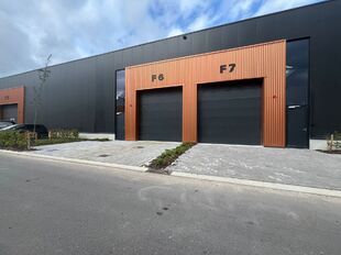 Strategisch gelegen te Heist-op-den-Berg, bieden wij nieuwbouw KMO-units aan in koop/huur
Het project omvat 4 verschillende gebouwen, waarin oppervlaktes beschikbaar zijn vanaf ca. 304 m&sup2; tot ca. 6.272 m&sup2;. 

Verkoopprijzen exclusief btw en aankoopkosten