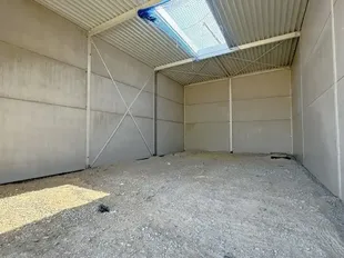 Graag stellen wij u deze nieuwbouw KMO-units voor in het bedrijvenpark Cesar te Bornem. In de eerste fase bieden wij hier nog 2 KMO-units te koop aan. Dit bedrijventerrein is uitermate strategisch gelegen in de gouden driehoek Antwerpen – Brussel – Ge