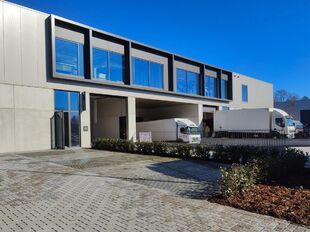 Graag stellen wij u deze nieuwbouw bedrijfsgebouwen voor in het Cesar Business Park te Bornem. In de tweede fase van dit project bieden wij 4 bedrijfsgebouwen met laadkades aan en 2 KMO-units. Dit bedrijventerrein is uitermate strategisch gelegen in de go