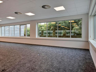 FORUM bevindt zich in het bruisende OFFICE PARK MECHELEN, dat bestaat uit vier gebouwen met een totale kantoorruimte van 30.000m². Het park biedt een bedrijfsrestaurant en ruime parkeergelegenheid, zowel ondergronds als bovengronds.

De locatie van FORUM
