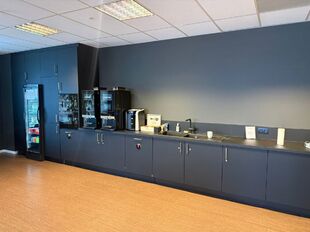 Mechelen Campus is een hoogwaardig en multifunctioneel kantorencomplex met een totale kantooroppervlakte van circa 55.000 m&sup2;, verspreid over 11 gebouwen. De campus wordt gekenmerkt door een markante toren van ongeveer 60 meter hoog, omringd door tien lag