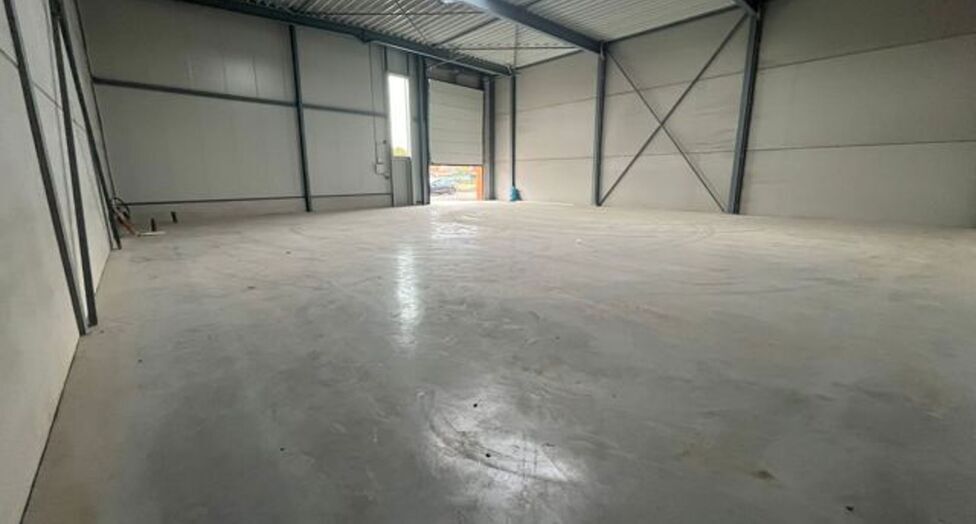 Strategisch gelegen te Heist-op-den-Berg, bieden wij nieuwbouw KMO-units aan in koop/huur
Het project omvat 4 verschillende gebouwen, waarin oppervlaktes beschikbaar zijn vanaf ca. 304 m² tot ca. 6.272 m².
Verkoopprijzen exclusief btw en aankoopkosten
