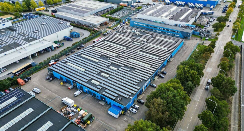 Bedrijvenpark Moerbroek is een modern en dynamisch businesspark met circa 6.377 m&sup2; opslag- en assemblageruimte en 1.173 m&sup2; kantoorruimte in een afzonderlijk kantoorgebouw.
Beschikbaarheden vanaf 185 m&sup2;.

Dankzij de strategische ligging vlak bij de afri