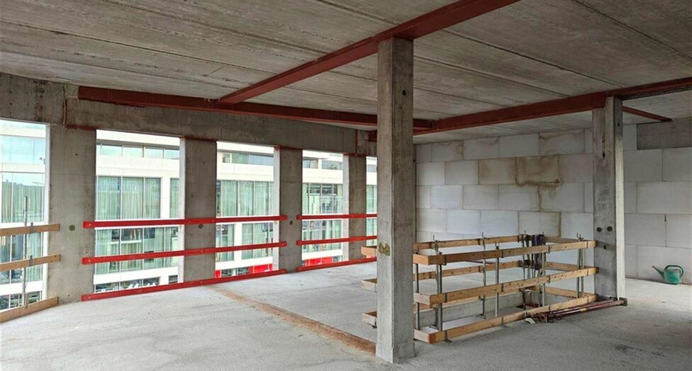 Het betreft de verhuur van moderne kantoorruimtes in het nieuw ontwikkelde gebouw &ldquo;Lennert Van Leemput&rdquo;, gelegen op een iconische hoeklocatie aan de Frankrijklei 15, 2000 Antwerpen (hoek De Keyserlei / Frankrijklei). Dit gebouw onderscheidt zich door 