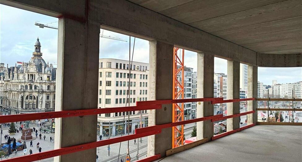 Het betreft de verhuur van moderne kantoorruimtes in het nieuw ontwikkelde gebouw &ldquo;Lennert Van Leemput&rdquo;, gelegen op een iconische hoeklocatie aan de Frankrijklei 15, 2000 Antwerpen (hoek De Keyserlei / Frankrijklei). Dit gebouw onderscheidt zich door 