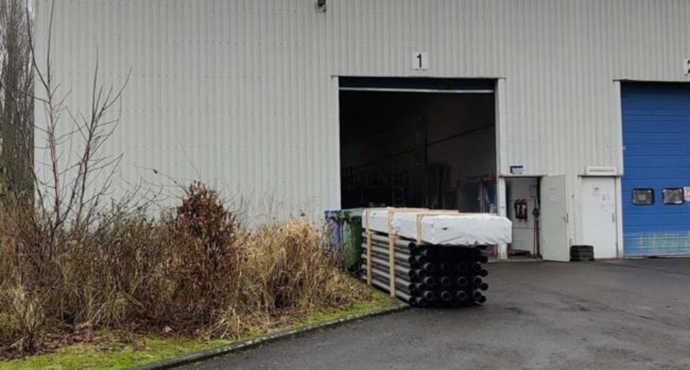 Het betreft de verhuur van verschillende KMO-units met kantoren, gelegen in bedrijvenpark Kontich I & II. Het bedrijvenpark is uitstekend gelegen langs de Prins Boudewijnlaan, in de onmiddellijke nabijheid van de op- en afrit Kontich van de E19 (Antwerpen