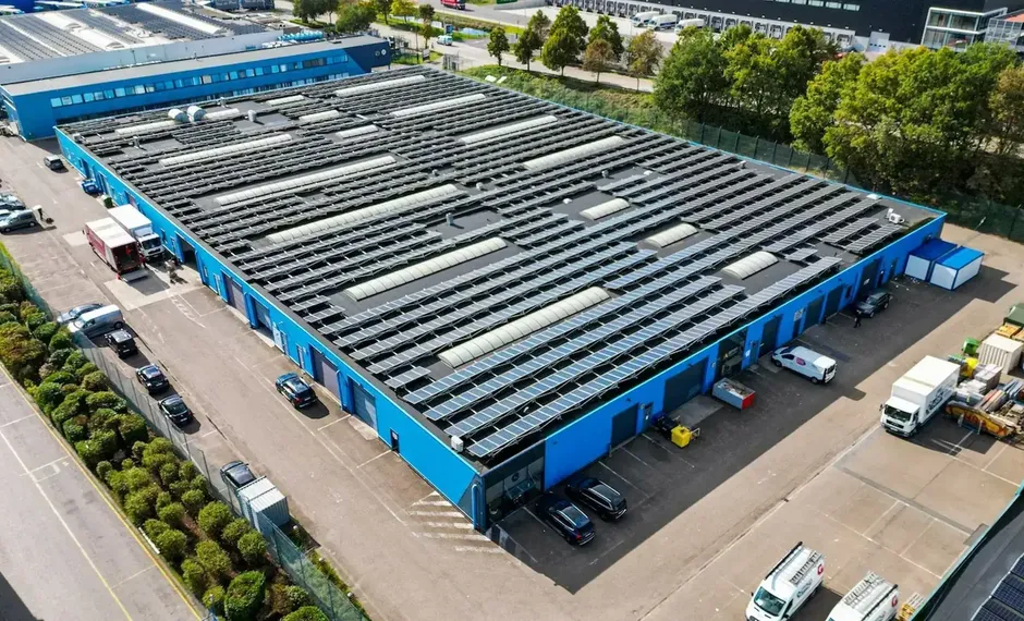 Bedrijvenpark Moerbroek is een modern en dynamisch businesspark met circa 6.377 m&sup2; opslag- en assemblageruimte en 1.173 m&sup2; kantoorruimte in een afzonderlijk kantoorgebouw.
Beschikbaarheden vanaf 185 m&sup2;.

Dankzij de strategische ligging vlak bij de afri