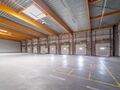 Het betreft de verhuur van een logistiek gebouw te Kontich. Dit gebouw geniet een uitstekende locatie naast de E19. De site ligt op 20 minuten van het centrum van Antwerpen en op 30 minuten van Brussel. Het gebouw bestaat uit 15 000 m² opslagruimte, dewe