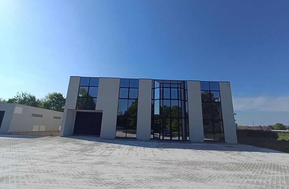 Bedrijfsgebouw te huur in Lier