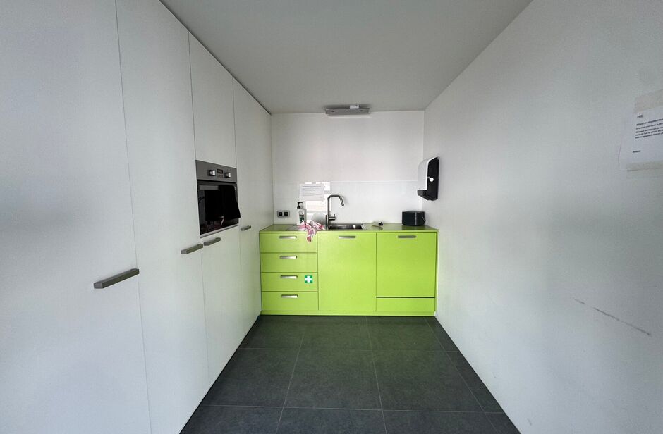 Bedrijfsgebouw te koop in Kapellen