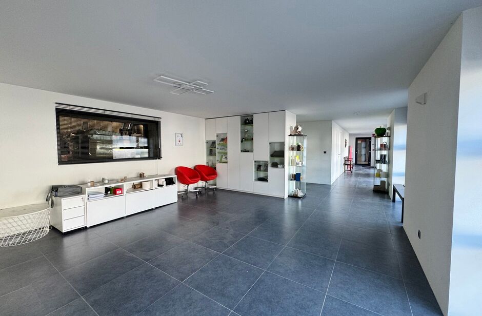 Bedrijfsgebouw te koop in Kapellen