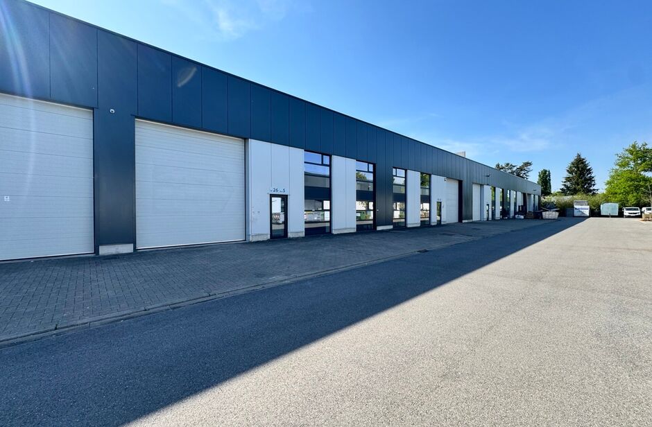 Bedrijfsgebouw te koop in Kapellen
