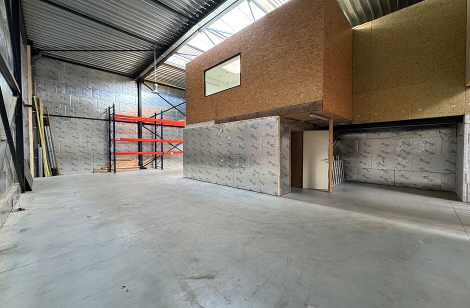 Bedrijfsgebouw te koop in Kapellen