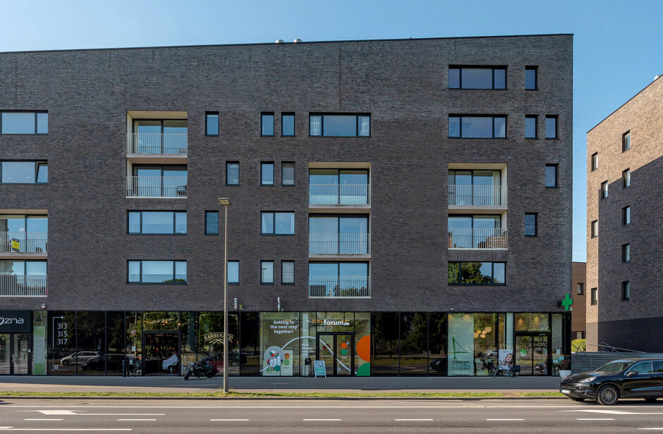 Commercieel gelijkvloers te koop in Antwerpen