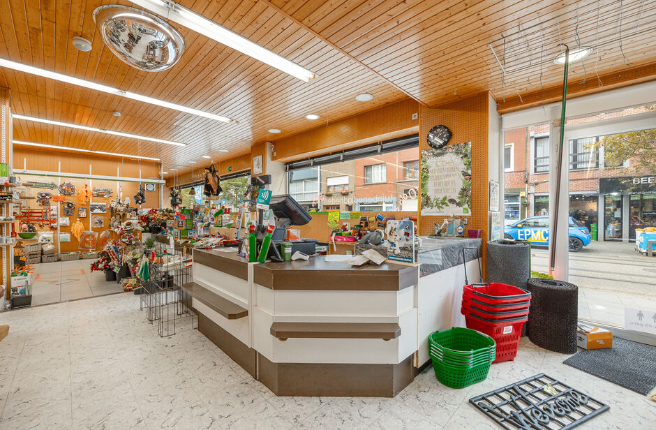 Gebouw voor gemengd gebruik te huur in Antwerpen Deurne