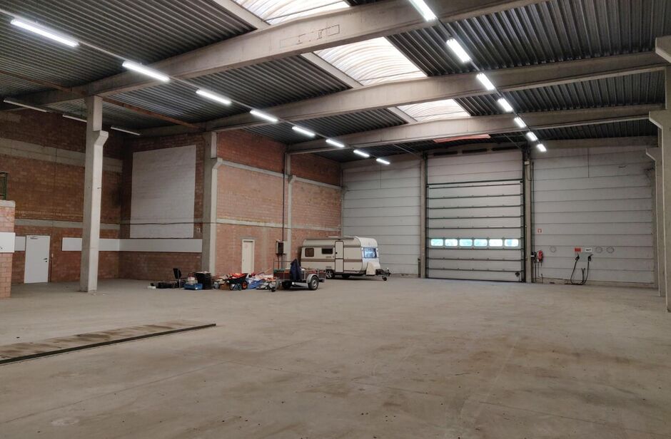 Gebouw voor gemengd gebruik te huur in Temse