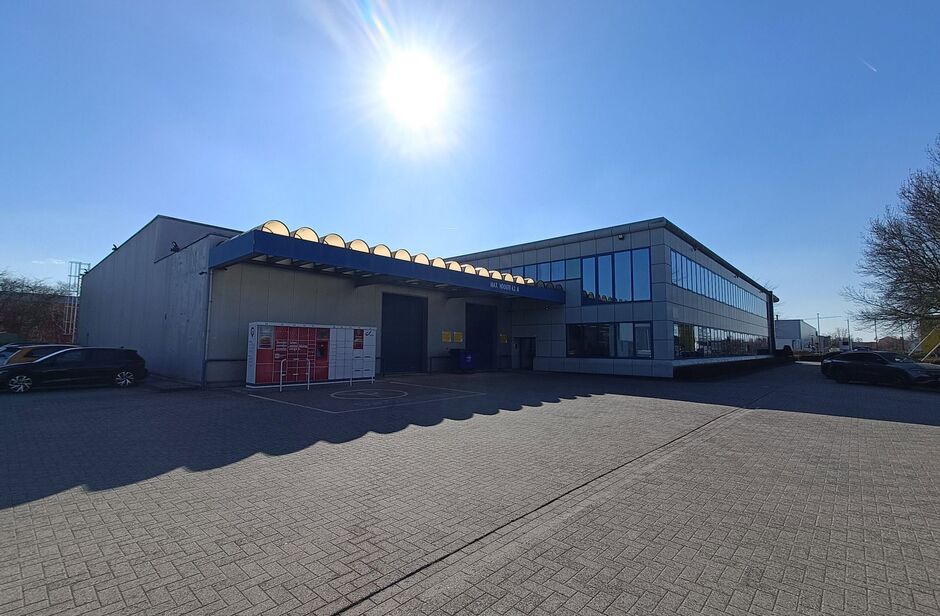 Gebouw voor gemengd gebruik te huur in Wommelgem