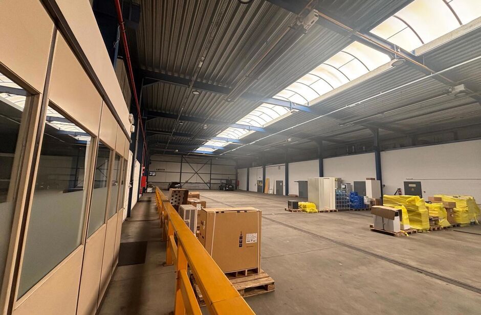 Gebouw voor gemengd gebruik te huur in Wommelgem