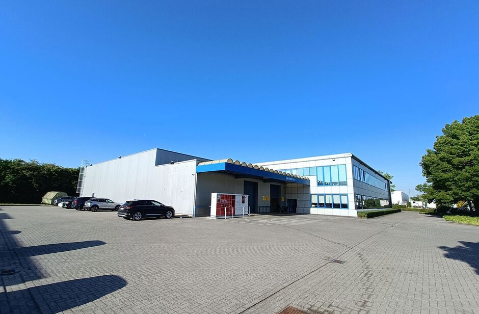 Gebouw voor gemengd gebruik te huur in Wommelgem