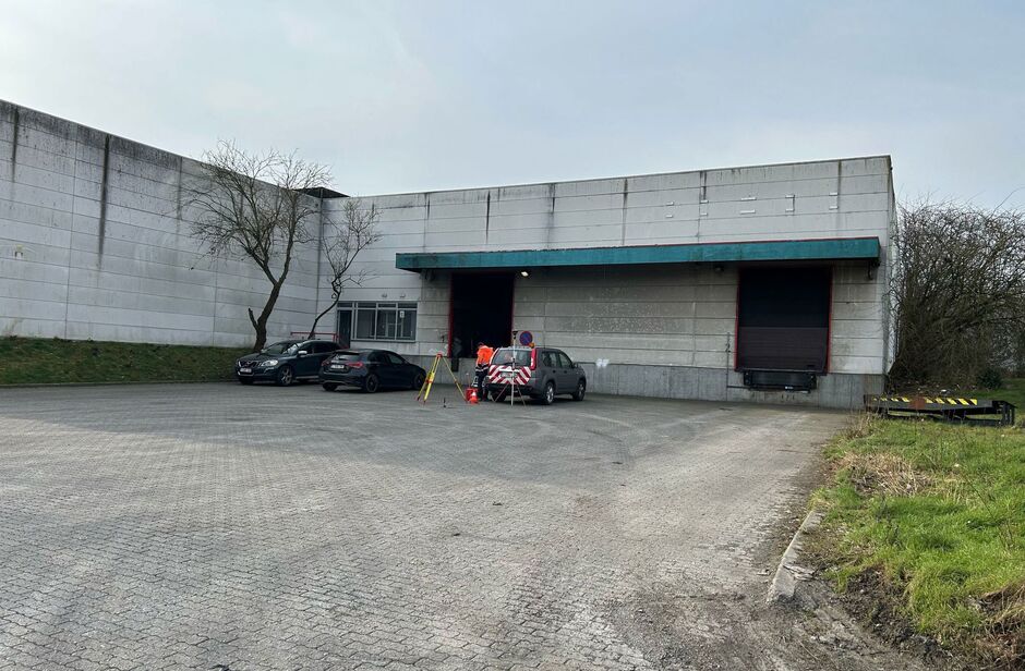 Industrieel gebouw te huur in Hoogstraten