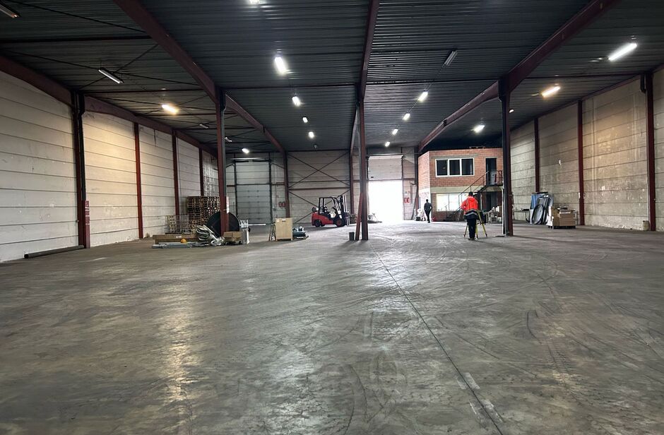 Industrieel gebouw te huur in Hoogstraten