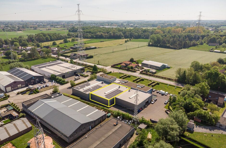 Industrieel gebouw te huur in Lint