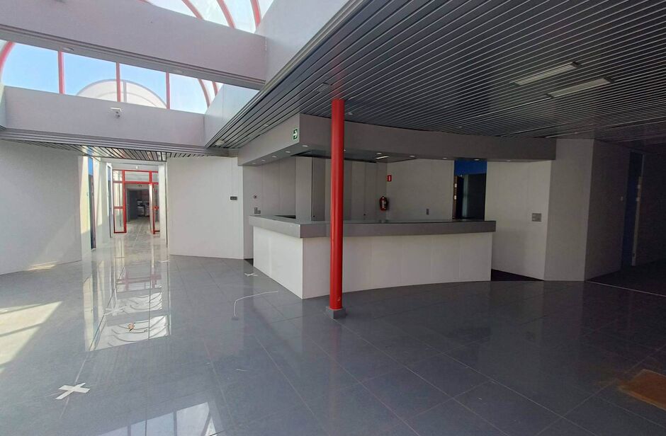 Industrieel gebouw te huur in Malle