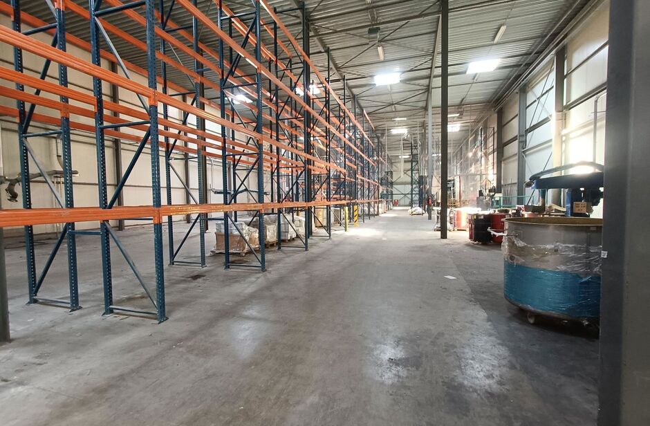 Industrieel gebouw te huur in Malle