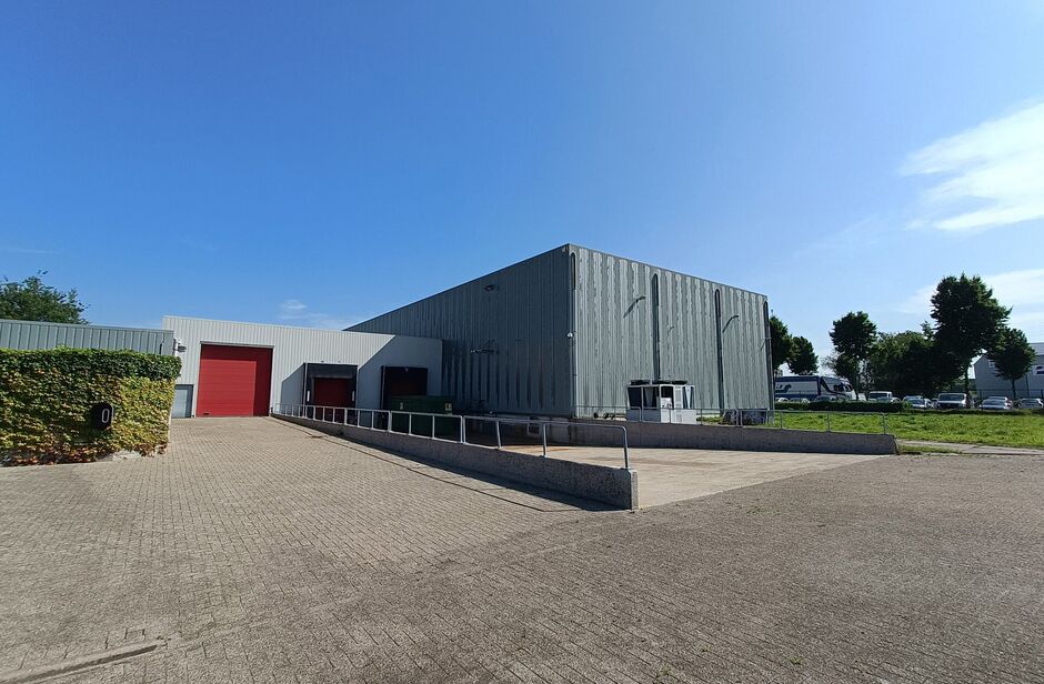 Industrieel gebouw te huur in Malle