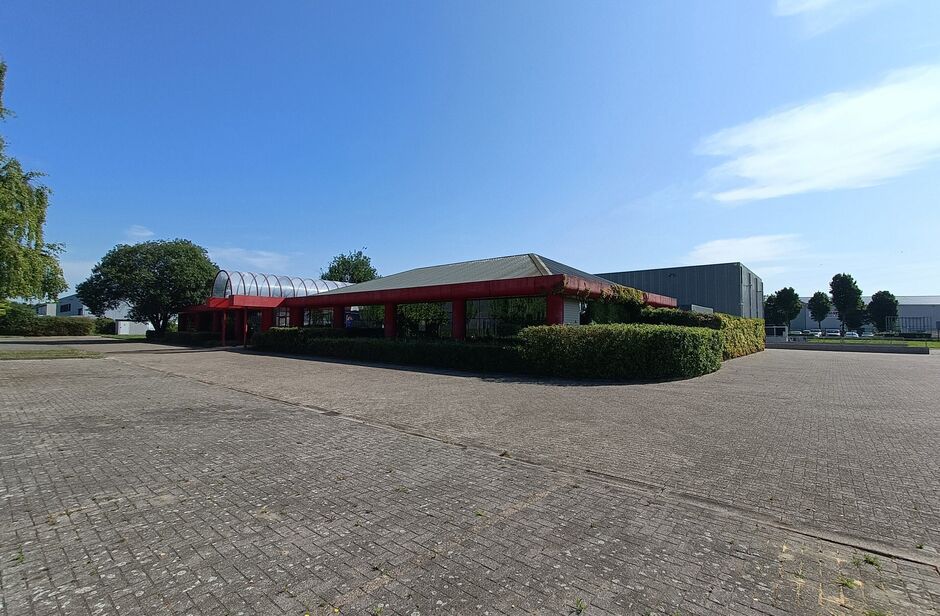 Industrieel gebouw te huur in Malle