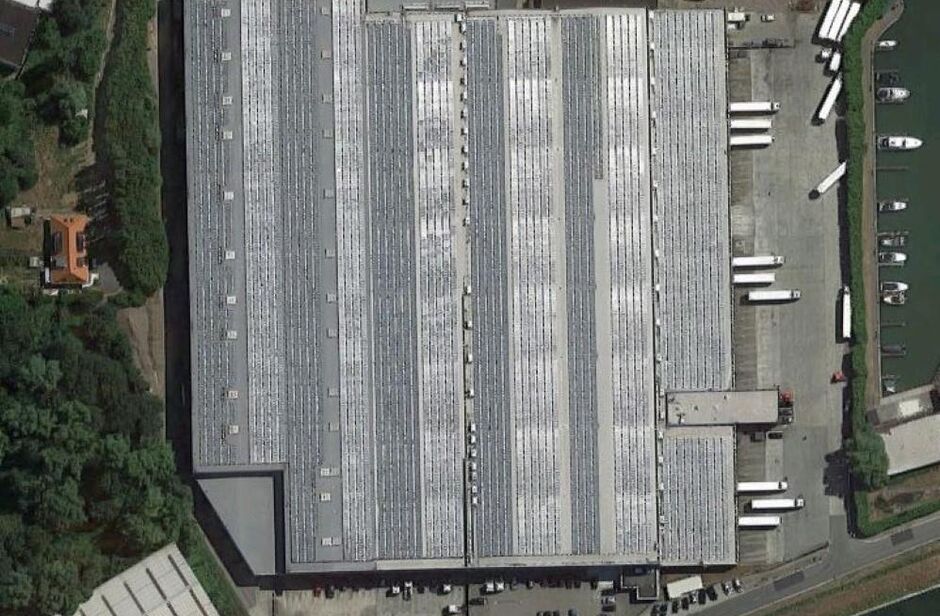 Het betreft de verhuur van een modern logistiek gebouw gelegen te Willebroek. Deze site ligt nabij de A12 (Antwerpen - Brussel) en de containerterminal van Willebroek. 

Het betreft een totale oppervlakte van ca. 7730 m², bestaande uit ca. 7529 m² opsla