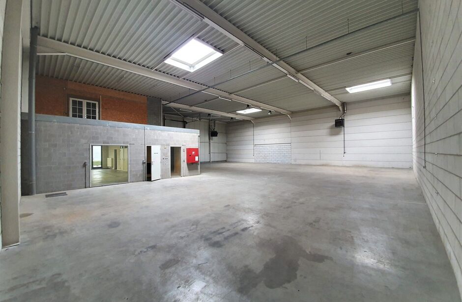 Industrieel gebouw te huur in Wommelgem