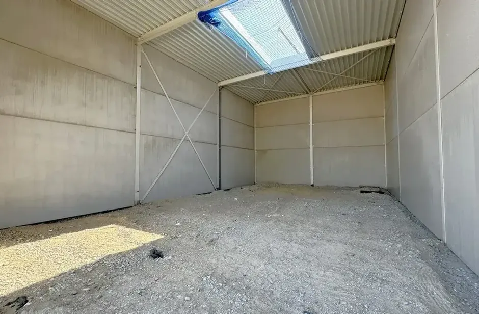 Graag stellen wij u deze nieuwbouw KMO-unit voor in het bedrijvenpark Cesar te Bornem. In de eerste fase bieden wij hier 12 KMO-units te koop aan. Dit bedrijventerrein is uitermate strategisch gelegen in de gouden driehoek Antwerpen – Brussel – Gent, 