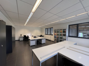 Bedrijfsgebouw te huur in Brecht