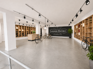 Deze casco handels- of kantoorruimte van ca. 320 m&sup2; is gelegen in de Berlarij, aan het nieuwe woonproject Hof Berlamuze. 

De ruimte geniet van een goede commerci&euml;le ligging dicht bij de stadskern van Lier, in een levendige omgeving met winkels, horeca,