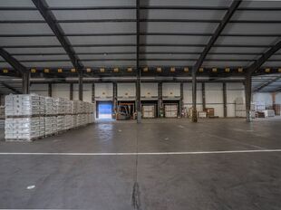 Gebouw voor gemengd gebruik te huur in Antwerpen