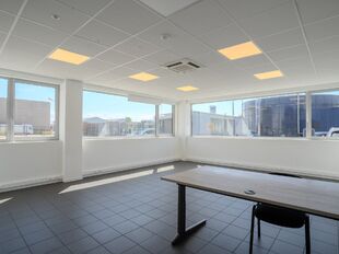 Gebouw voor gemengd gebruik te huur in Antwerpen