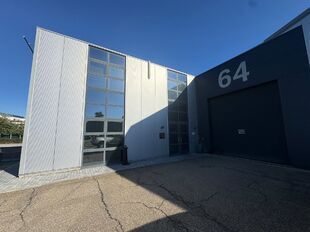Gebouw voor gemengd gebruik te huur in Antwerpen Ekeren