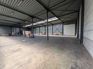 Industrieel gebouw te huur in Antwerpen Merksem