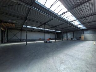Industrieel gebouw te huur in Antwerpen Merksem