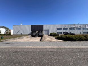 Industrieel gebouw te huur in Hoogstraten
