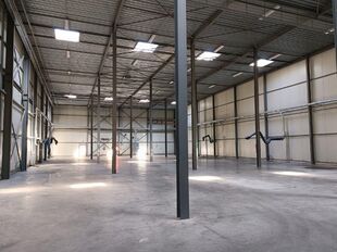 Industrieel gebouw te huur in Malle