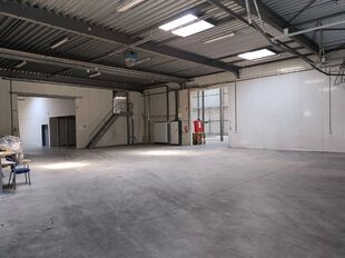 Industrieel gebouw te huur in Malle