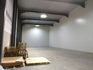Industrieel gebouw te huur in Schoten