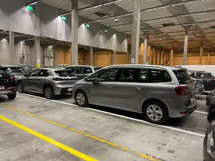 Het betreft de verhuur van een logistieke site, gelegen op een uitstekende locatie te Sint-Niklaas. De site ligt vlak bij de R42 met een vlotte ontsluiting naar de E17 (Antwerpen - Gent).

Het logistieke gebouw telt een oppervlakte van ca. 20 505 m², opg