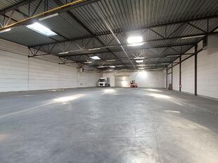 Industrieel gebouw te huur in Wijnegem