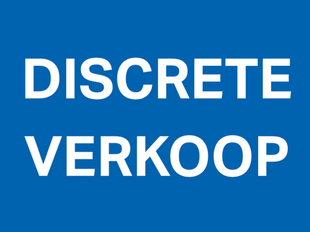 Op een uitstekende commerci&euml;le locatie langs de Boomsesteenweg in Aartselaar bieden wij dit multifunctionele bedrijfsgebouw te koop aan. Het gebouw heeft een totale oppervlakte van ca. 5.246 m&sup2; en is gelegen op een ruim perceel van 8.568 m&sup2;, bestemd al